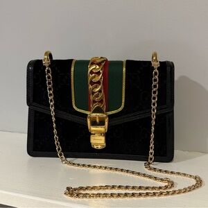 ✨ STUNNING GUCCI VELVET GG WEB CHAIN BAG ✨